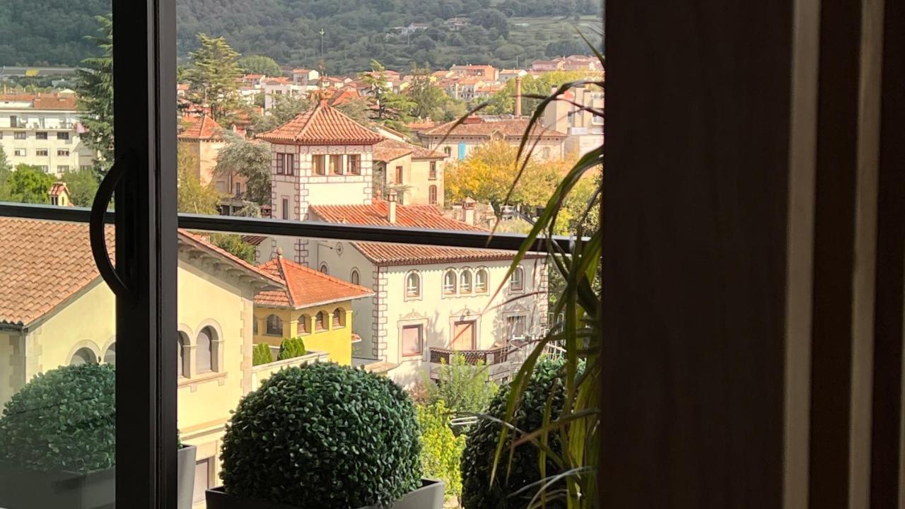 Atico De Diseno Con Terraza En El Centro De Olot Appartement Buitenkant foto